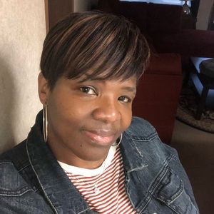 Meet your Posher, Edwina